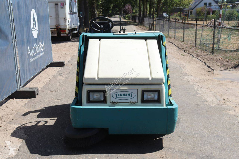Vehículo de limpieza viaria Tennant 6400