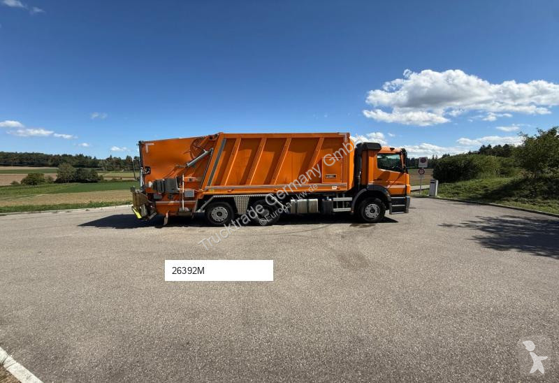 Vehículo de limpieza viaria Mercedes 602 1833