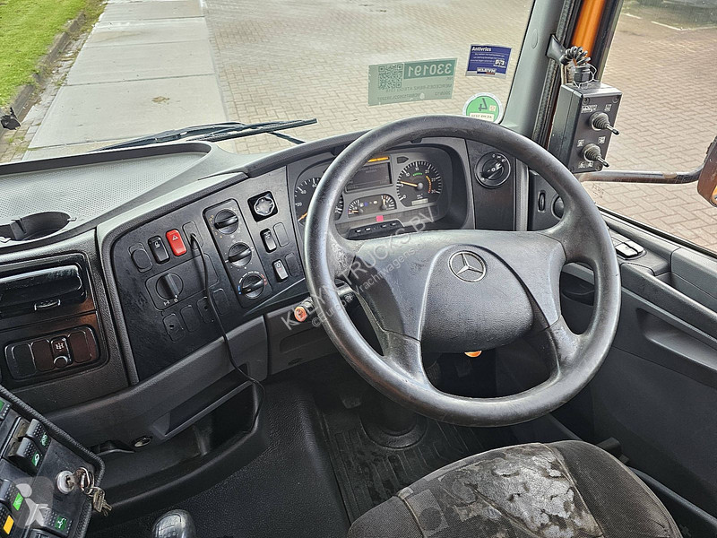 Útfenntartó-és-karbantartógép Mercedes ATEGO...