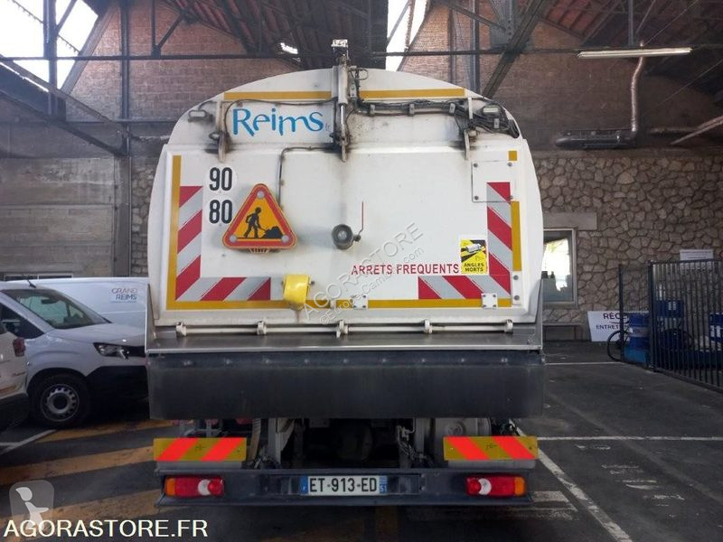Vehículo de limpieza viaria Renault D