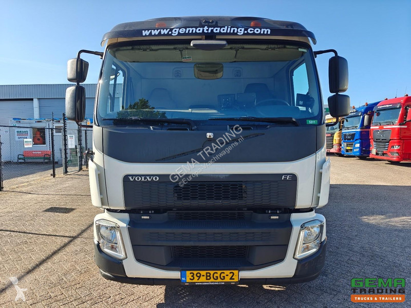 Коммунальная техника  Volvo 250 4x2 Day Cab...
