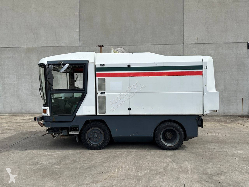 Коммунальная техника  Ravo 5002