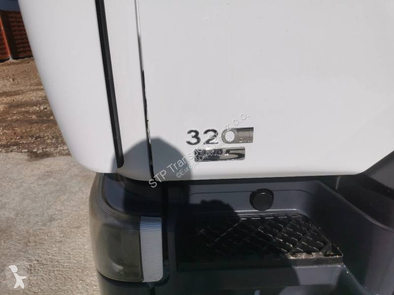 Vehículo de limpieza viaria Renault 320 DXI