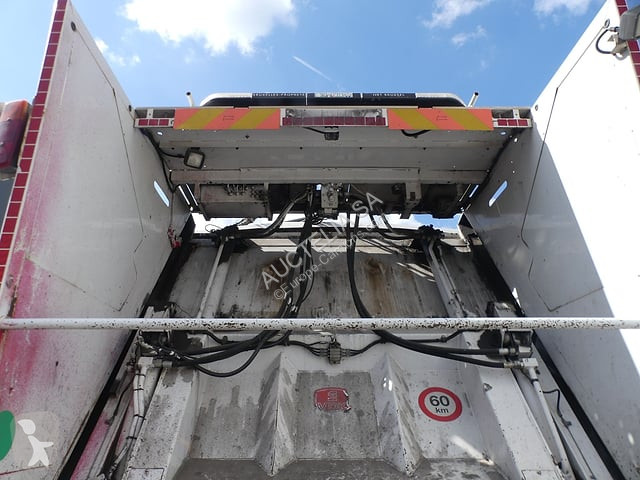 Vehículo de limpieza viaria Renault D19