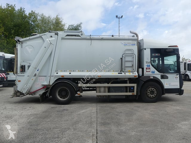 Vehículo de limpieza viaria Renault D19