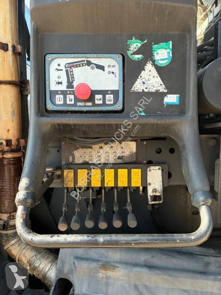 آلة لصيانة الطرق Renault 320 DXI