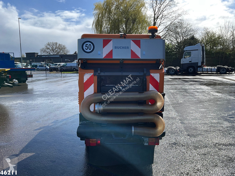 Bucher Schoerling Citycat 2020 with 3-rd brush...