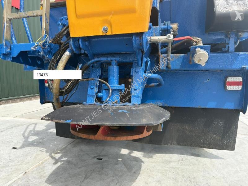 Saleuse remorquée road network trucks