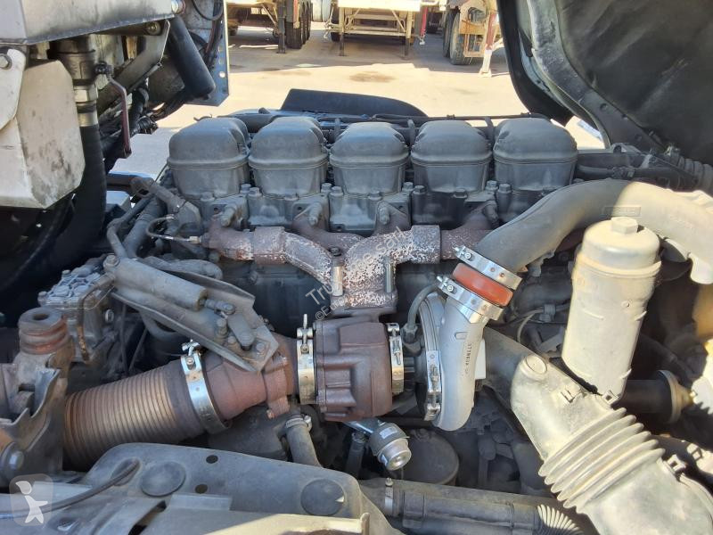 آلة لصيانة الطرق Scania 320