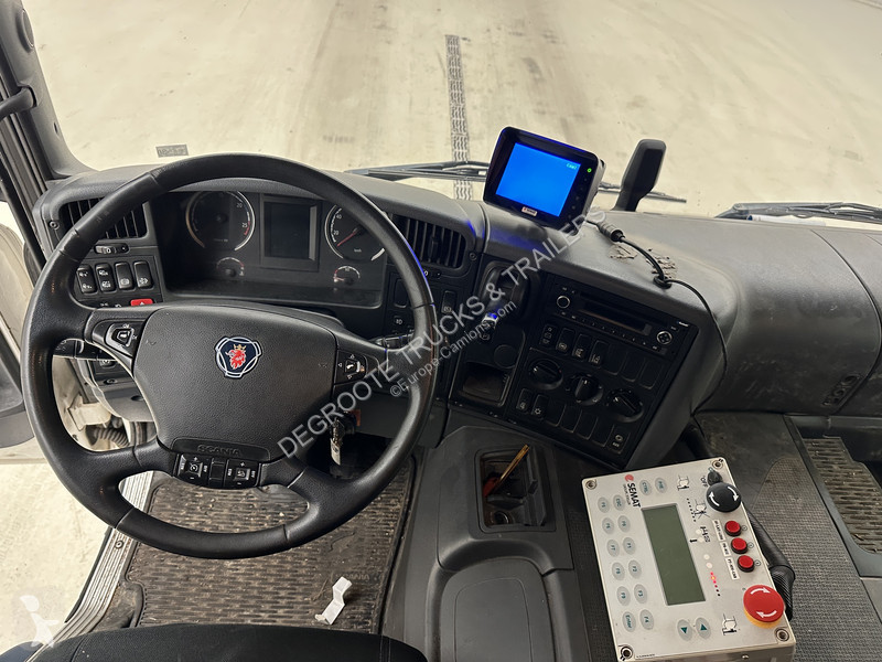 آلة لصيانة الطرق Scania 360 - 6x2