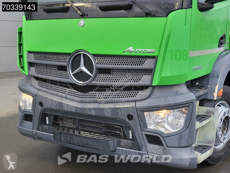 آلة لصيانة الطرق Mercedes 2532 6X2 Geesink...
