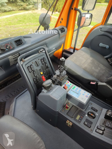 Mercedes Unimog U400 road network trucks