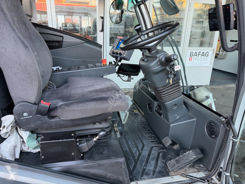 Engin de voirie Bucher Schoerling city cat 2020