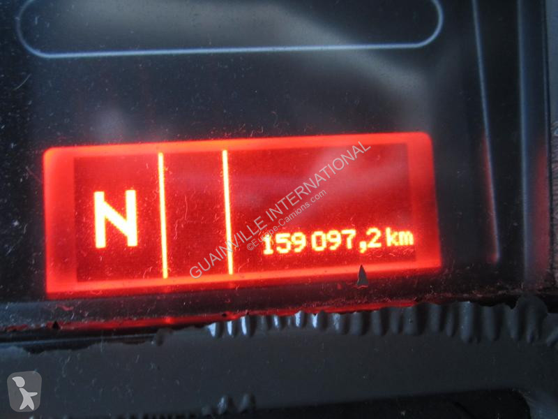 Engin de voirie Renault 270 DXI