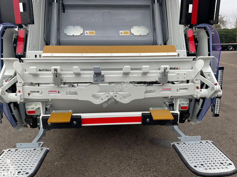 Silniční stroje Fuso Terberg 7 m³