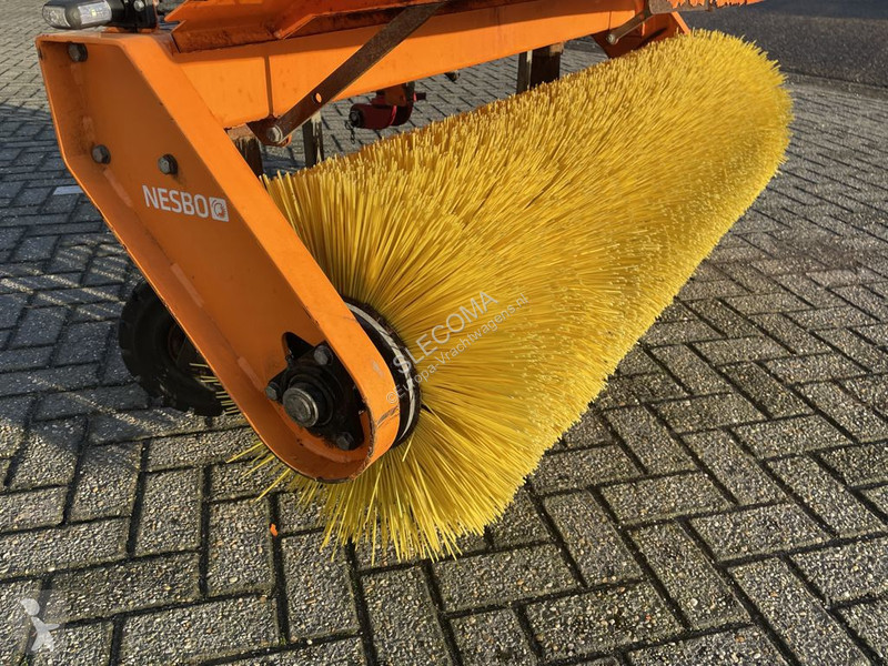 Gemeentevoertuig  Veegmachine HF1600S