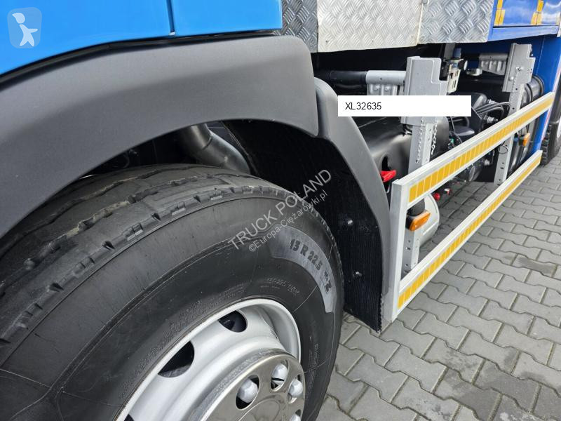 Veicolo per la pulizia delle strade Renault MTS...