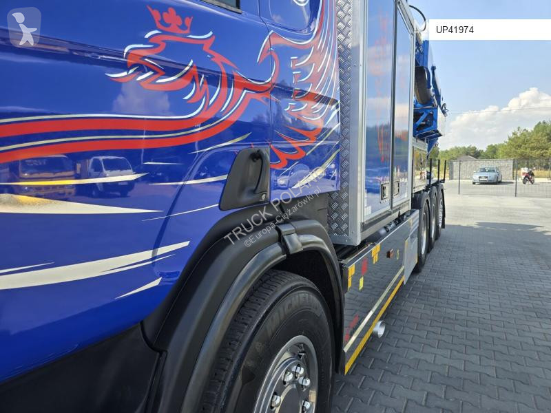 Veicolo per la pulizia delle strade Scania...
