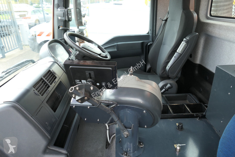 Vägmaskiner MAN TGL 12.250 4x2 BL Kehrmaschine