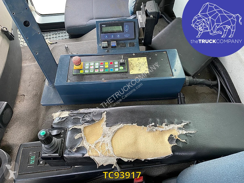 Utilaje pentru drumuri Volvo 320