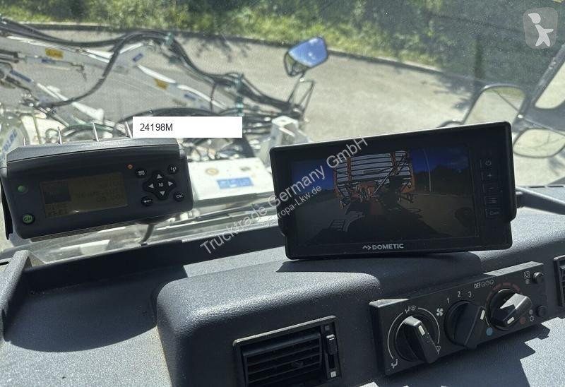 Silniční stroje Mercedes U400