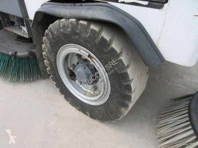 Silniční stroje Dulevo 200 QUATTRO