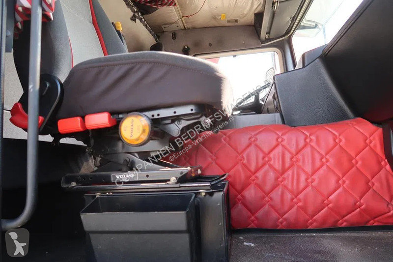 آلة لصيانة الطرق Volvo F 12.400 Volvo -400...