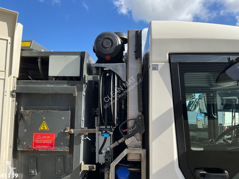 Vägmaskiner Ravo 540 CD Euro 6 with 3-rd brush