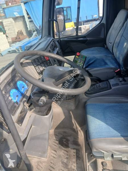 Engin de voirie Renault