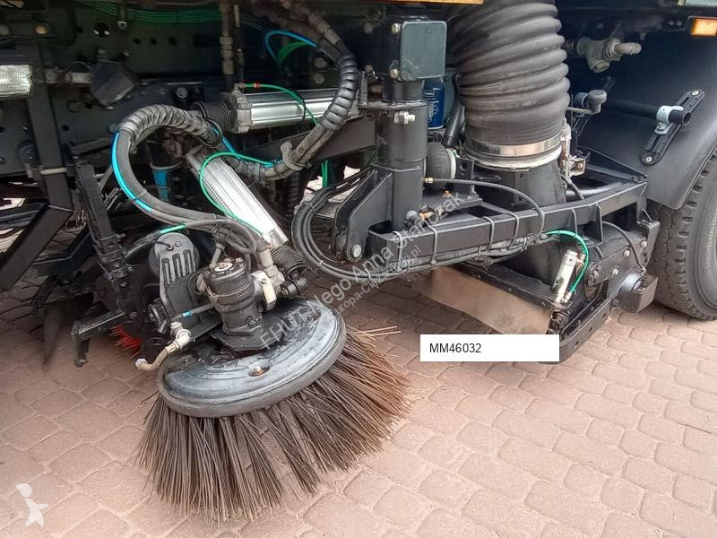 Silniční stroje Mercedes SK600 DUAL