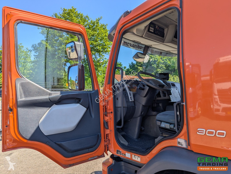 Utilaje pentru drumuri Volvo 300 EEV 6x2/4...