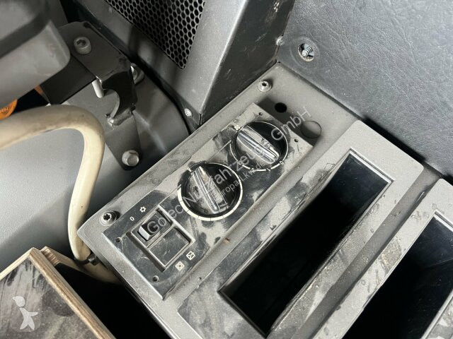 آلة لصيانة الطرق Hako Citymaster CM 2200...