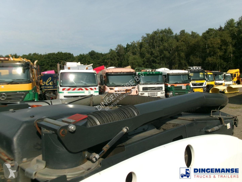 آلة لصيانة الطرق Johnston compact street sweeper