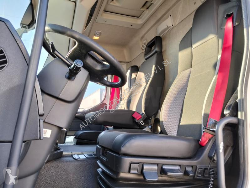 آلة لصيانة الطرق Renault 320.26