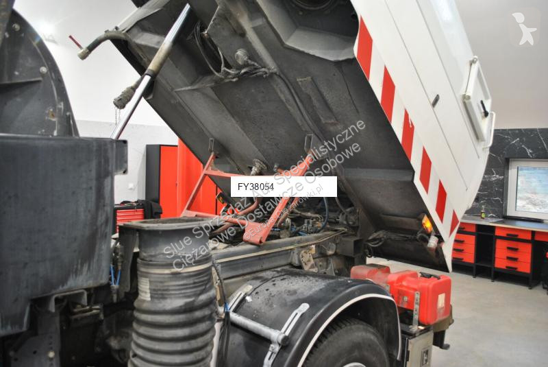 آلة لصيانة الطرق Renault 2770Mth