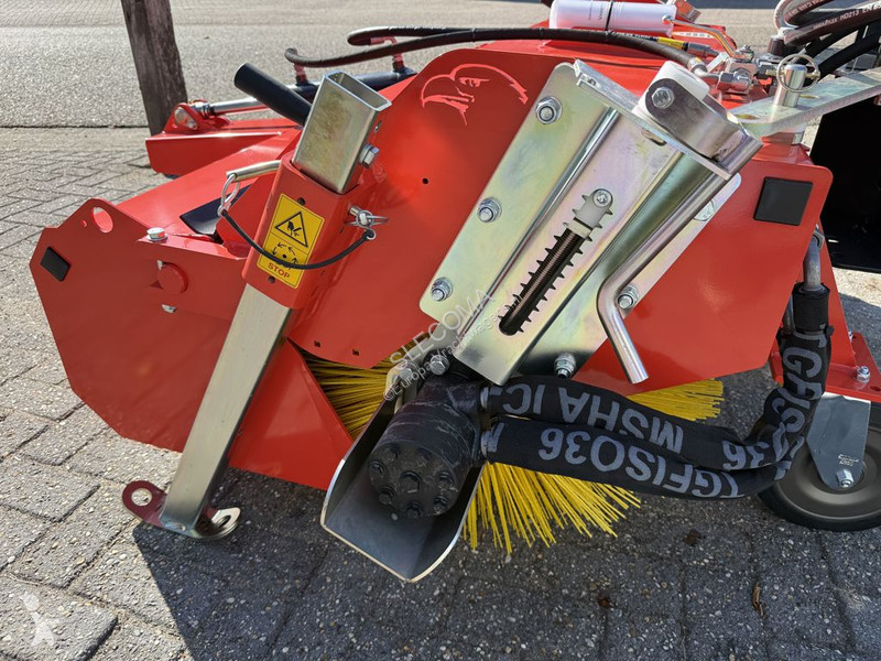 آلة لصيانة الطرق  K600-150 Veegmachine