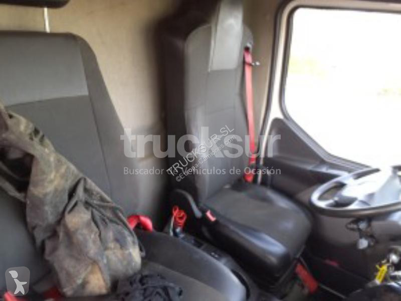 آلة لصيانة الطرق Renault ejes 6x2*4 D320.26...