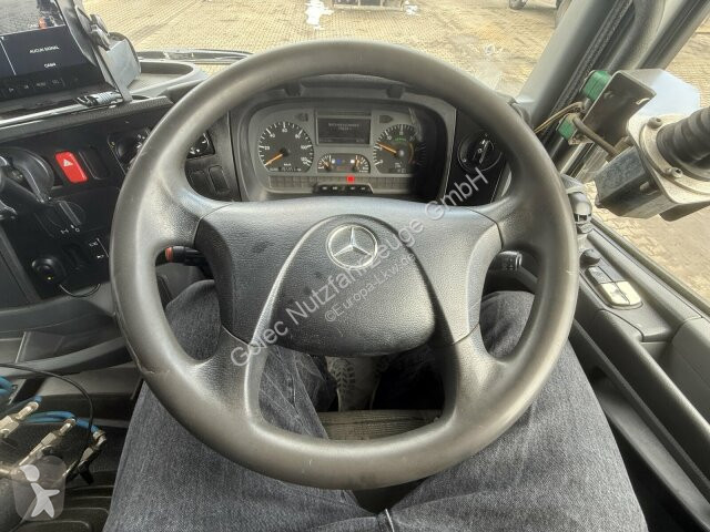 آلة لصيانة الطرق Mercedes Axor 1833...