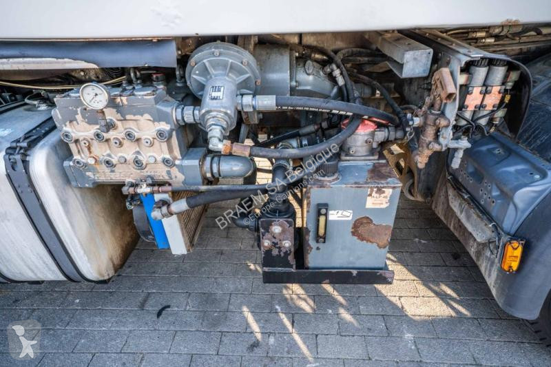آلة لصيانة الطرق Scania P280 - SCHORINGER...