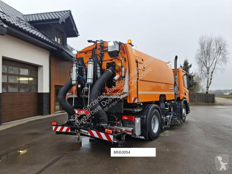 آلة لصيانة الطرق Scania Viajet 7 R/L H/HS