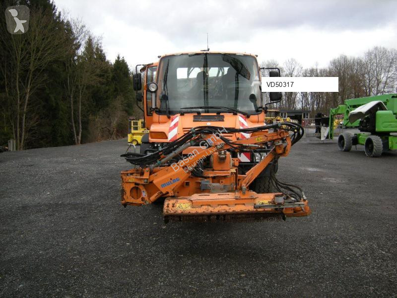 Engin de voirie Mercedes Unimog U400 Mähzug, Mulag