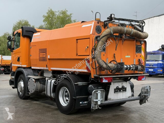 آلة لصيانة الطرق Scania G230 Kehrmaschine...