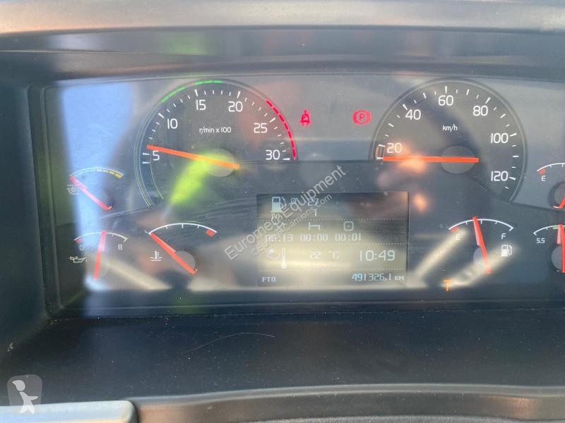 آلة لصيانة الطرق Volvo 340