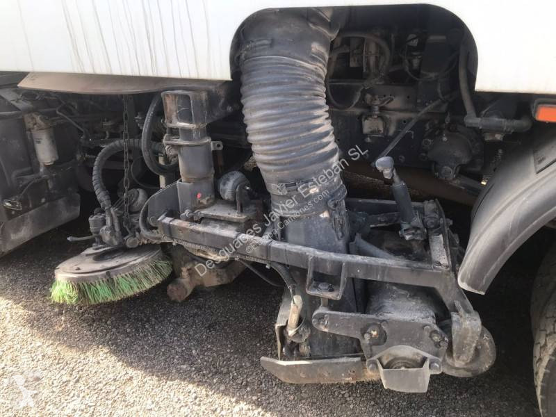 آلة لصيانة الطرق Renault