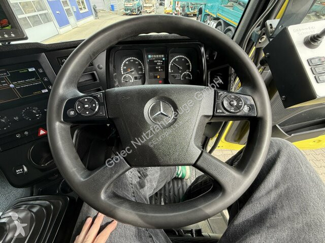 آلة لصيانة الطرق Mercedes 1836 Kehrmaschine...