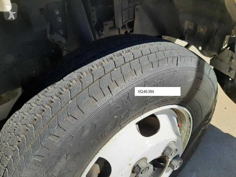 آلة لصيانة الطرق Isuzu NPR75