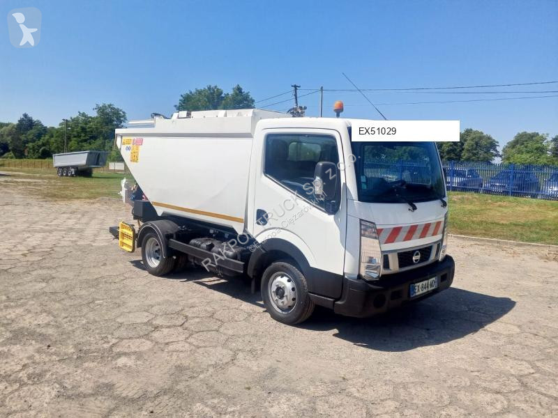 Engin de voirie Nissan NT400/ MODEL35.12...