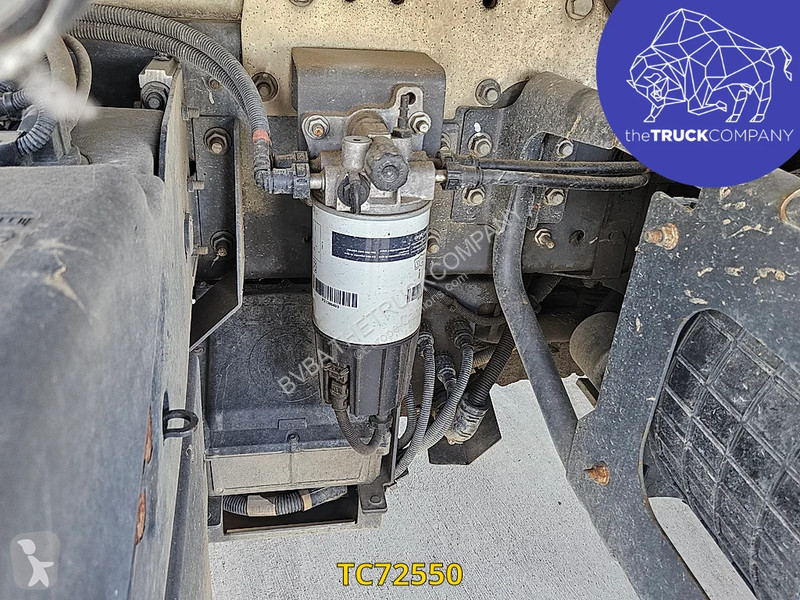 Engin de voirie Renault 270