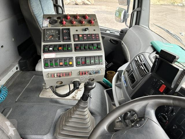 آلة لصيانة الطرق Mercedes  AXOR 1829