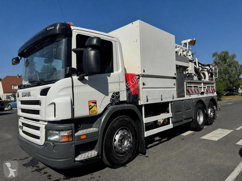 آلة لصيانة الطرق Scania 360 B P